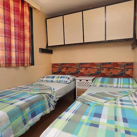 2 Bedroom Amazing Stacaravan In 트로기르