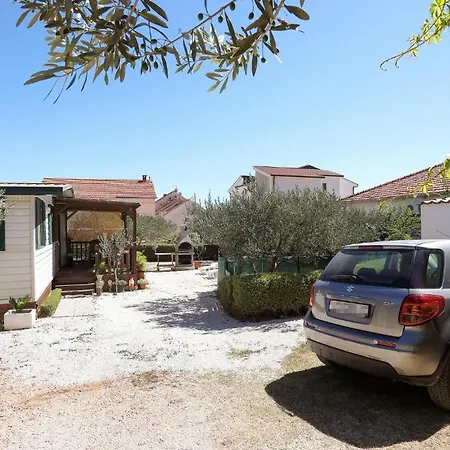 2 Bedroom Amazing Stacaravan In